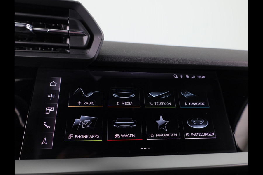 Audi A3 Limousine 30 TFSI Pro Line 110pk S-tronic | Stoelverwarming | 18 inch Lichtmetalen velgen | Cruise controle | Navigatie via App