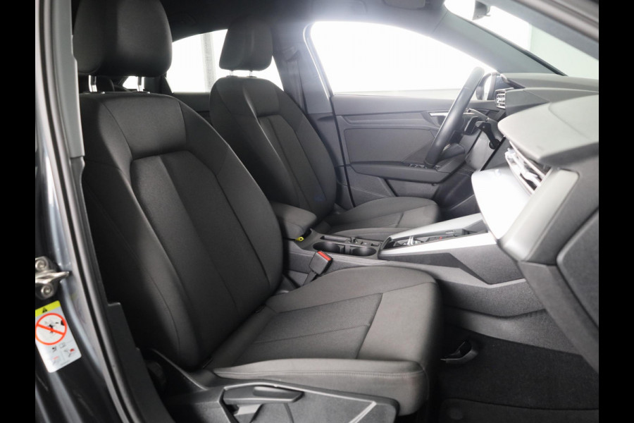 Audi A3 Limousine 30 TFSI Pro Line 110pk S-tronic | Stoelverwarming | 18 inch Lichtmetalen velgen | Cruise controle | Navigatie via App