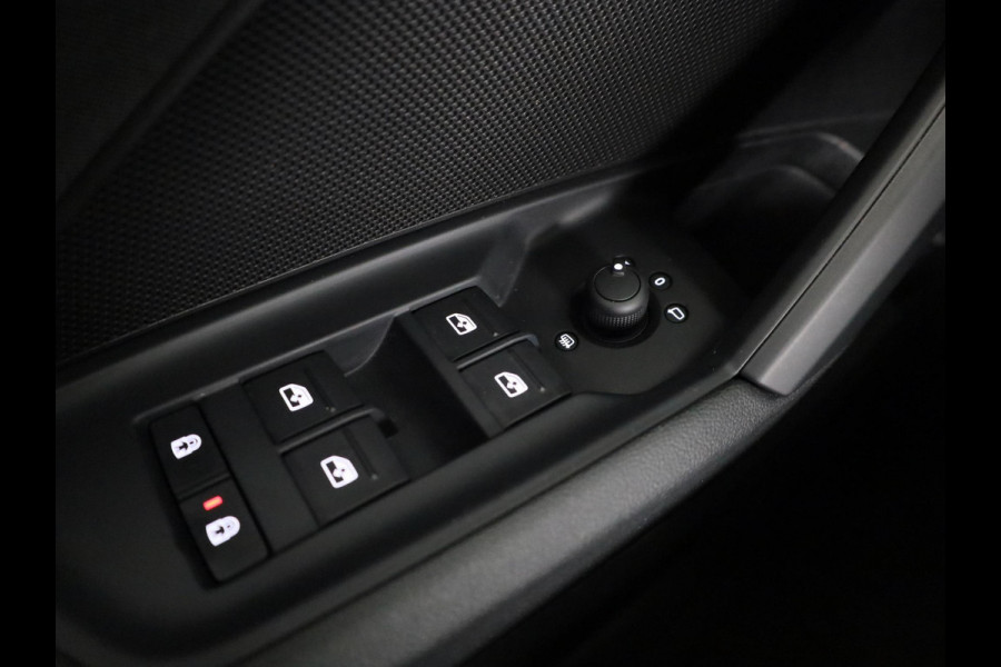 Audi A3 Limousine 30 TFSI Pro Line 110pk S-tronic | Stoelverwarming | 18 inch Lichtmetalen velgen | Cruise controle | Navigatie via App