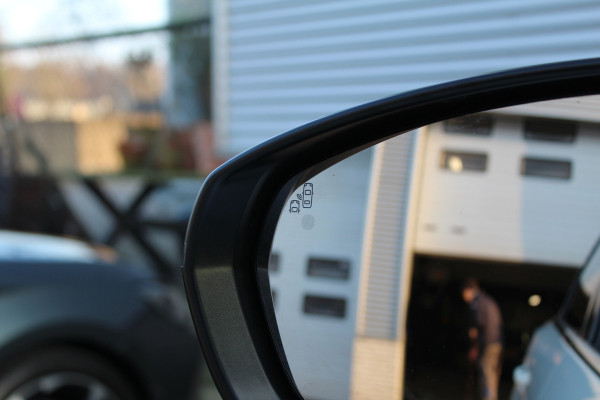 Peugeot 5008 1.2 PureTech GT 7p Automaat | Trekhaak | Camera | BLIS |