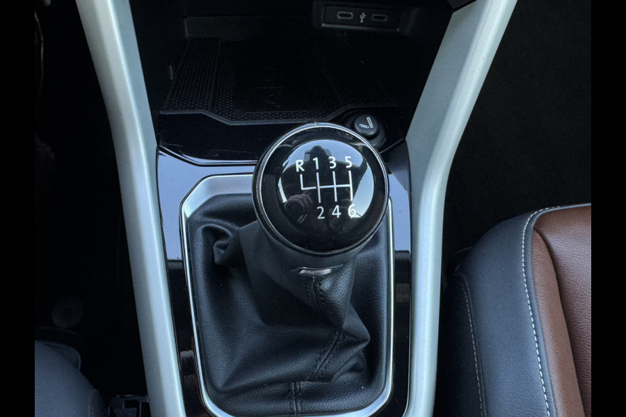 Volkswagen T-Roc Cabrio 1.5 TSI 150PK STYLE SPORT ST/STOELVERW TREKHAAK/NAVI/VIRTUAL/LEDER