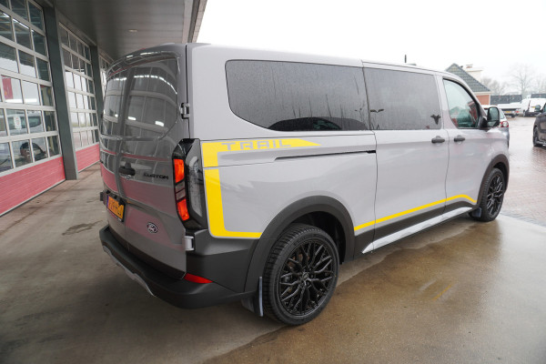 Ford Transit Custom 320L 2.0 TDCI 136PK L2H1 Trail DubbelCabine Schuifdeur L/R Nr. V090 | Airco | Adap | Navi| Camera | Blis |20 Inch Lm velgen DEMO