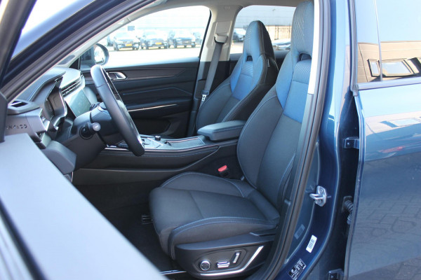 Lynk & Co 01 261pk Automaat Adaptieve Cruise Control / Elektrisch verstelbare voorstoelen / BLIS / Stoelverwarming / Climate Control / Parkeersensoren met 360 gradencamera / Regensensor