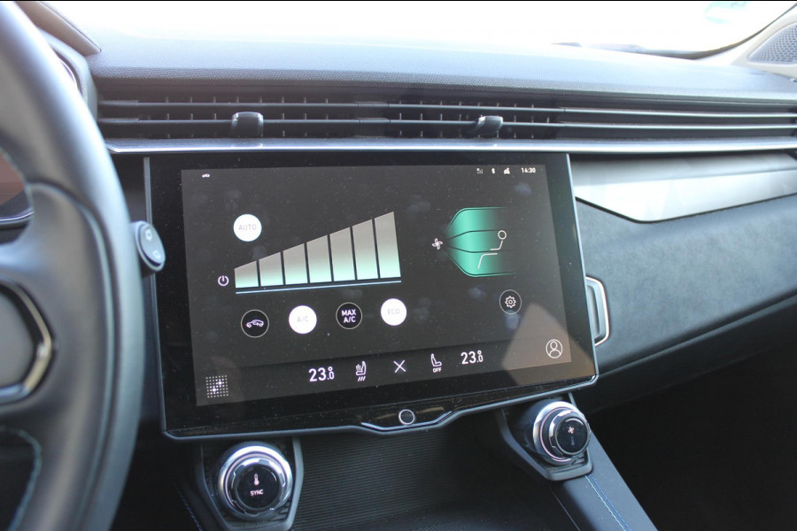 Lynk & Co 01 261pk Automaat Adaptieve Cruise Control / Elektrisch verstelbare voorstoelen / BLIS / Stoelverwarming / Climate Control / Parkeersensoren met 360 gradencamera / Regensensor