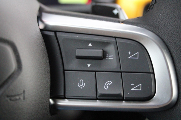 Jeep Avenger 1.2 110PK e-HYbrid SUMMIT | JBL PREMIUM AUDIO SYSTEEM | ACHTERUITRIJ CAMERA | STOEL VERWARMING | SFEERVERLICHTING | FULL LED KOPLAMPEN | 18" LICHTMETALEN VELGEN | DRAADLOZE TELEFOONLADER | DRAADLOZE APPLE CARPLAY/ANDROID AUTO | ADAPTIVE CRUISE CONTROL | PARKEERSENSOREN VOOR EN ACHTER | KEYLESS ENTRY/START | DODEHOEK DETECTIE | ELEKTRISCH BEDIENBARE ACHTERKLEP | VERWARMDE VOORRUIT | EXTRA GETINTE ACHTERRUITEN |