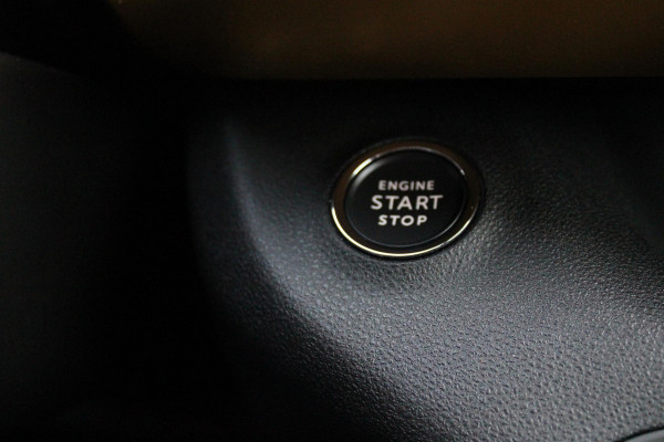 Jeep Avenger 1.2 110PK e-HYbrid SUMMIT | JBL PREMIUM AUDIO SYSTEEM | ACHTERUITRIJ CAMERA | STOEL VERWARMING | SFEERVERLICHTING | FULL LED KOPLAMPEN | 18" LICHTMETALEN VELGEN | DRAADLOZE TELEFOONLADER | DRAADLOZE APPLE CARPLAY/ANDROID AUTO | ADAPTIVE CRUISE CONTROL | PARKEERSENSOREN VOOR EN ACHTER | KEYLESS ENTRY/START | DODEHOEK DETECTIE | ELEKTRISCH BEDIENBARE ACHTERKLEP | VERWARMDE VOORRUIT | EXTRA GETINTE ACHTERRUITEN |