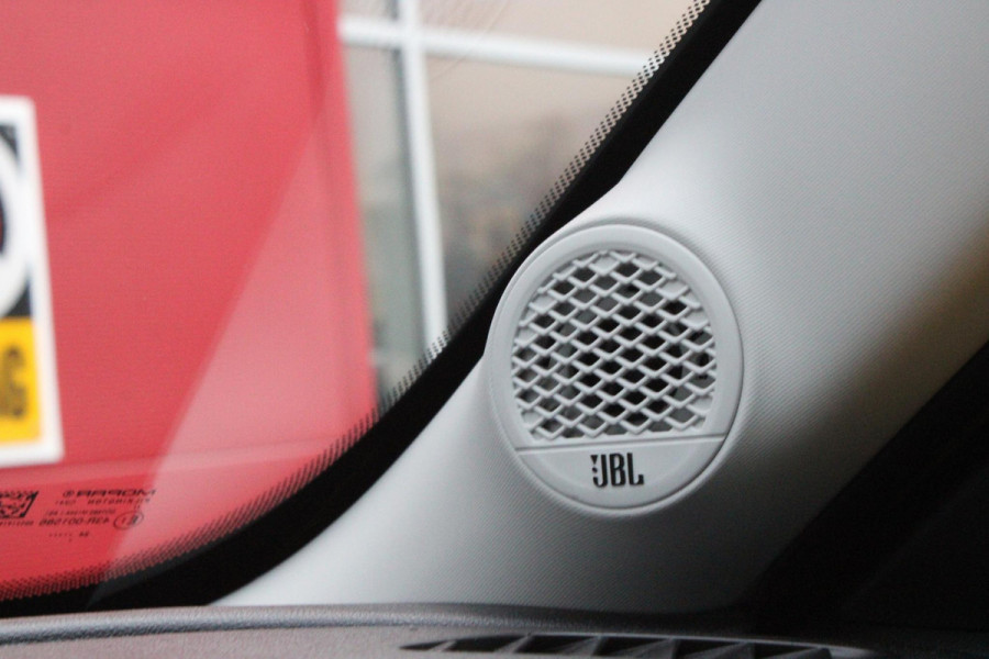 Jeep Avenger 1.2 110PK e-HYbrid SUMMIT | JBL PREMIUM AUDIO SYSTEEM | ACHTERUITRIJ CAMERA | STOEL VERWARMING | SFEERVERLICHTING | FULL LED KOPLAMPEN | 18" LICHTMETALEN VELGEN | DRAADLOZE TELEFOONLADER | DRAADLOZE APPLE CARPLAY/ANDROID AUTO | ADAPTIVE CRUISE CONTROL | PARKEERSENSOREN VOOR EN ACHTER | KEYLESS ENTRY/START | DODEHOEK DETECTIE | ELEKTRISCH BEDIENBARE ACHTERKLEP | VERWARMDE VOORRUIT | EXTRA GETINTE ACHTERRUITEN |