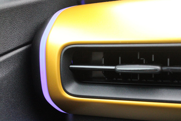 Jeep Avenger 1.2 110PK e-HYbrid SUMMIT | JBL PREMIUM AUDIO SYSTEEM | ACHTERUITRIJ CAMERA | STOEL VERWARMING | SFEERVERLICHTING | FULL LED KOPLAMPEN | 18" LICHTMETALEN VELGEN | DRAADLOZE TELEFOONLADER | DRAADLOZE APPLE CARPLAY/ANDROID AUTO | ADAPTIVE CRUISE CONTROL | PARKEERSENSOREN VOOR EN ACHTER | KEYLESS ENTRY/START | DODEHOEK DETECTIE | ELEKTRISCH BEDIENBARE ACHTERKLEP | VERWARMDE VOORRUIT | EXTRA GETINTE ACHTERRUITEN |