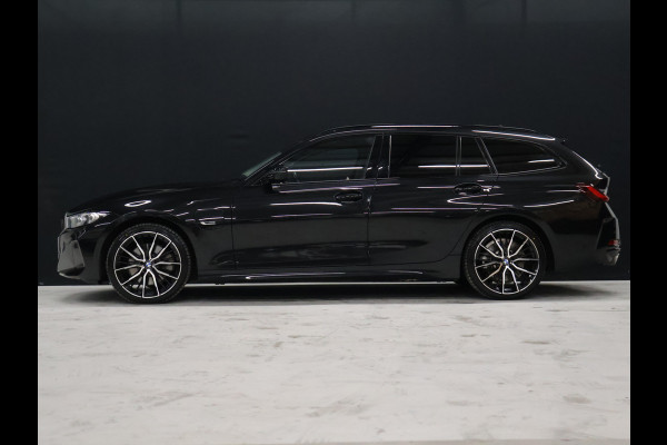 BMW 3 Serie Touring 320e Sport NW TYPE [TREKHAAK INKLAPBAAR, MEMORY SEATS, APPLE CARPLAY, ANDROID, LEDVERLICHTING, CAMERA, STOELVERWARMING, VOL LEDER, CRUISE, CLIMATE, NIEUWSTAAT]