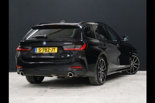 BMW 3 Serie Touring 320e Sport NW TYPE [TREKHAAK INKLAPBAAR, MEMORY SEATS, APPLE CARPLAY, ANDROID, LEDVERLICHTING, CAMERA, STOELVERWARMING, VOL LEDER, CRUISE, CLIMATE, NIEUWSTAAT]