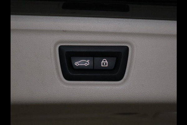 BMW 3 Serie Touring 320e Sport NW TYPE [TREKHAAK INKLAPBAAR, MEMORY SEATS, APPLE CARPLAY, ANDROID, LEDVERLICHTING, CAMERA, STOELVERWARMING, VOL LEDER, CRUISE, CLIMATE, NIEUWSTAAT]