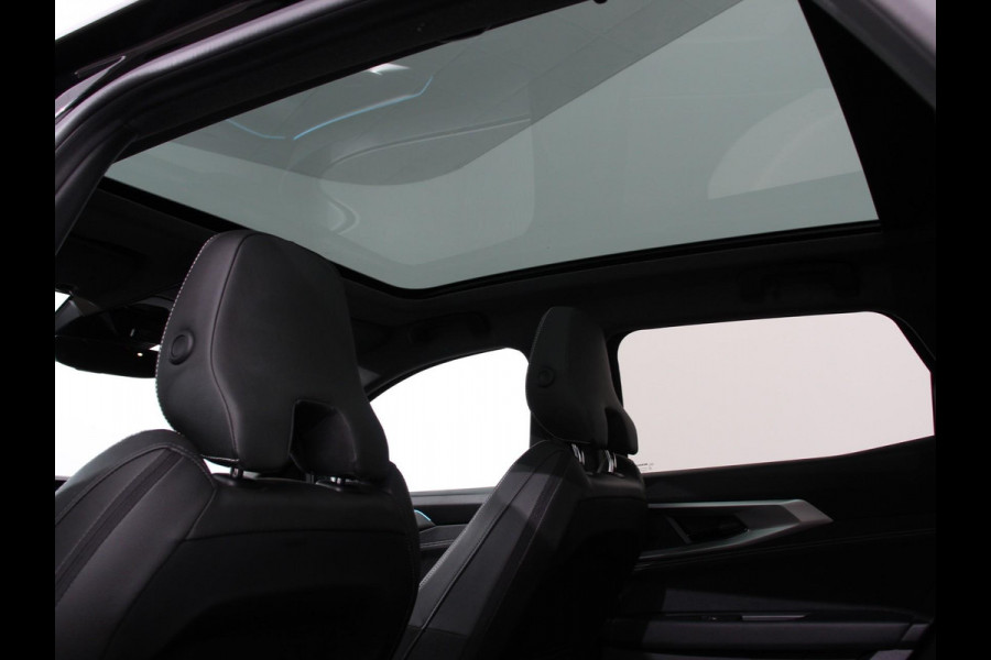 Renault Austral 1.3 mild hybrid 160 X-Tronic Demo! | Climate control | Cruise Control adaptief | Panorama dak | LED | Navigatie Sfeerverlichting Elektrische achterklep Stoel + stuurverwarming | 360* camera | Premium audio Arkamys