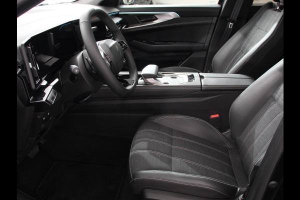 Renault Austral 1.3 mild hybrid 160 X-Tronic Demo! | Climate control | Cruise Control adaptief | Panorama dak | LED | Navigatie Sfeerverlichting Elektrische achterklep Stoel + stuurverwarming | 360* camera | Premium audio Arkamys