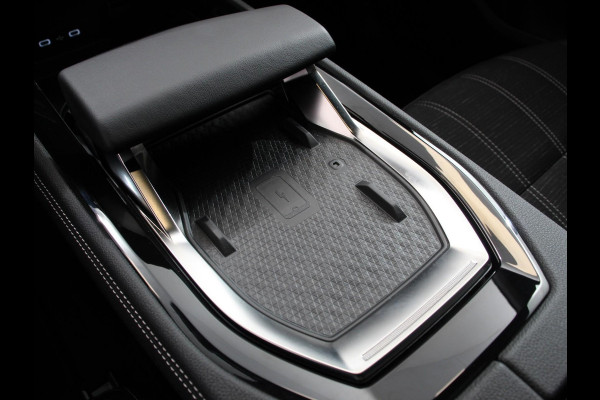 Renault Austral 1.3 mild hybrid 160 X-Tronic Demo! | Climate control | Cruise Control adaptief | Panorama dak | LED | Navigatie Sfeerverlichting Elektrische achterklep Stoel + stuurverwarming | 360* camera | Premium audio Arkamys