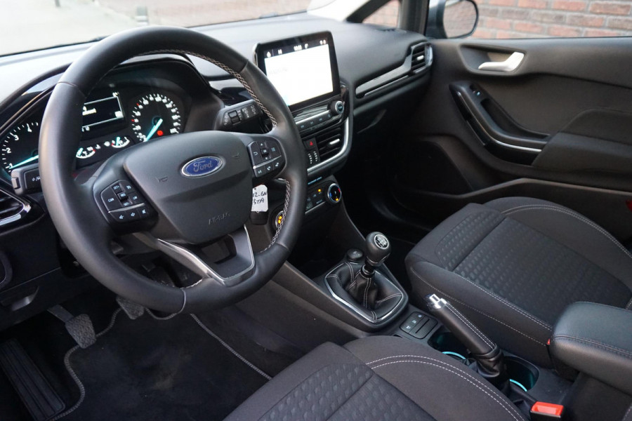 Ford Fiesta 1.0 EcoB.95PK Titanium Navigatie via AppleCarplay/ Parkeersensoren/December 2020.