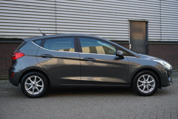 Ford Fiesta 1.0 EcoB.95PK Titanium Navigatie via AppleCarplay/ Parkeersensoren/December 2020.