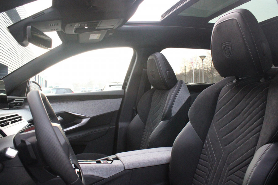 Peugeot 5008 1.6 plug-in Hybrid 195PK GT EXCLUSIVE 7 PERSOONS | PANORAMISCH SCHUIF/KANTEL DAK | FOCAL AUDIO SYSTEM | TREKHAAK MET AFNEEMBARE KOGEL | ELEKTRISCH BEDIENBARE VOORSTOELEN MET GEHEUGEN/MASSAGE FUNCTIE | STOEL/STUUR VERWARMING | NAVIGATIE | DRAADLOZE APPLE CARPLAY/ANDROID AUTO | FULL LED MATRIX KOPLAMPEN | 19" LICHTMETALEN VELGEN | ELEKTRISCH BEDIENBARE ACHTERKLEP | SFEER VERLICHTING | 360° CAMERA | DODEHOEK DETECTIE | KEYLESS ENTRY/START | 7,4KW ONBOARD CHARGER |
