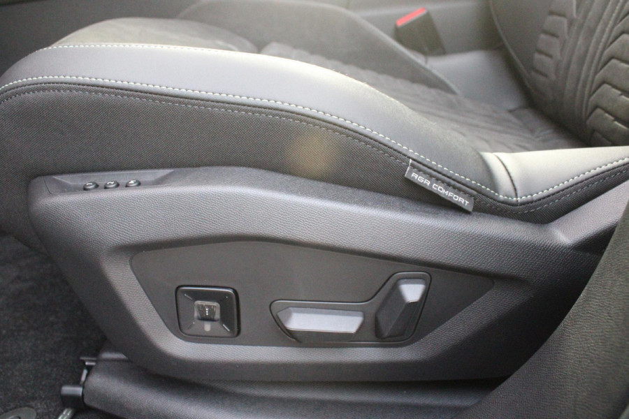 Peugeot 5008 1.6 plug-in Hybrid 195PK GT EXCLUSIVE 7 PERSOONS | PANORAMISCH SCHUIF/KANTEL DAK | FOCAL AUDIO SYSTEM | TREKHAAK MET AFNEEMBARE KOGEL | ELEKTRISCH BEDIENBARE VOORSTOELEN MET GEHEUGEN/MASSAGE FUNCTIE | STOEL/STUUR VERWARMING | NAVIGATIE | DRAADLOZE APPLE CARPLAY/ANDROID AUTO | FULL LED MATRIX KOPLAMPEN | 19" LICHTMETALEN VELGEN | ELEKTRISCH BEDIENBARE ACHTERKLEP | SFEER VERLICHTING | 360° CAMERA | DODEHOEK DETECTIE | KEYLESS ENTRY/START | 7,4KW ONBOARD CHARGER |