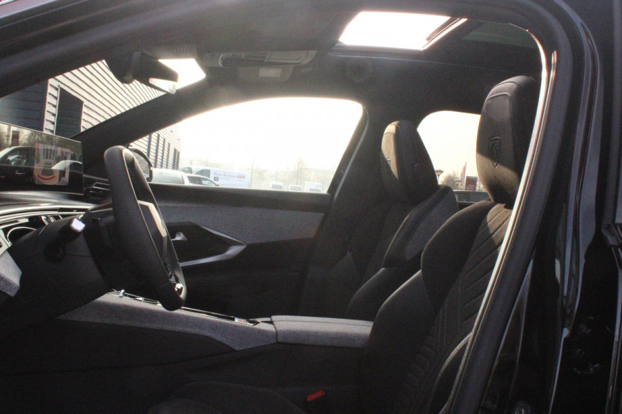 Peugeot 5008 1.6 plug-in Hybrid 195PK GT EXCLUSIVE 7 PERSOONS | PANORAMISCH SCHUIF/KANTEL DAK | FOCAL AUDIO SYSTEM | TREKHAAK MET AFNEEMBARE KOGEL | ELEKTRISCH BEDIENBARE VOORSTOELEN MET GEHEUGEN/MASSAGE FUNCTIE | STOEL/STUUR VERWARMING | NAVIGATIE | DRAADLOZE APPLE CARPLAY/ANDROID AUTO | FULL LED MATRIX KOPLAMPEN | 19" LICHTMETALEN VELGEN | ELEKTRISCH BEDIENBARE ACHTERKLEP | SFEER VERLICHTING | 360° CAMERA | DODEHOEK DETECTIE | KEYLESS ENTRY/START | 7,4KW ONBOARD CHARGER |