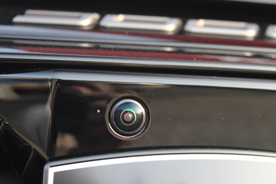 Peugeot 5008 1.6 plug-in Hybrid 195PK GT EXCLUSIVE 7 PERSOONS | PANORAMISCH SCHUIF/KANTEL DAK | FOCAL AUDIO SYSTEM | TREKHAAK MET AFNEEMBARE KOGEL | ELEKTRISCH BEDIENBARE VOORSTOELEN MET GEHEUGEN/MASSAGE FUNCTIE | STOEL/STUUR VERWARMING | NAVIGATIE | DRAADLOZE APPLE CARPLAY/ANDROID AUTO | FULL LED MATRIX KOPLAMPEN | 19" LICHTMETALEN VELGEN | ELEKTRISCH BEDIENBARE ACHTERKLEP | SFEER VERLICHTING | 360° CAMERA | DODEHOEK DETECTIE | KEYLESS ENTRY/START | 7,4KW ONBOARD CHARGER |