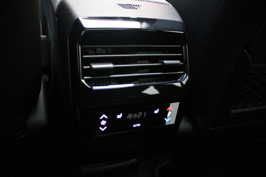 Peugeot 5008 1.6 plug-in Hybrid 195PK GT EXCLUSIVE 7 PERSOONS | PANORAMISCH SCHUIF/KANTEL DAK | FOCAL AUDIO SYSTEM | TREKHAAK MET AFNEEMBARE KOGEL | ELEKTRISCH BEDIENBARE VOORSTOELEN MET GEHEUGEN/MASSAGE FUNCTIE | STOEL/STUUR VERWARMING | NAVIGATIE | DRAADLOZE APPLE CARPLAY/ANDROID AUTO | FULL LED MATRIX KOPLAMPEN | 19" LICHTMETALEN VELGEN | ELEKTRISCH BEDIENBARE ACHTERKLEP | SFEER VERLICHTING | 360° CAMERA | DODEHOEK DETECTIE | KEYLESS ENTRY/START | 7,4KW ONBOARD CHARGER |