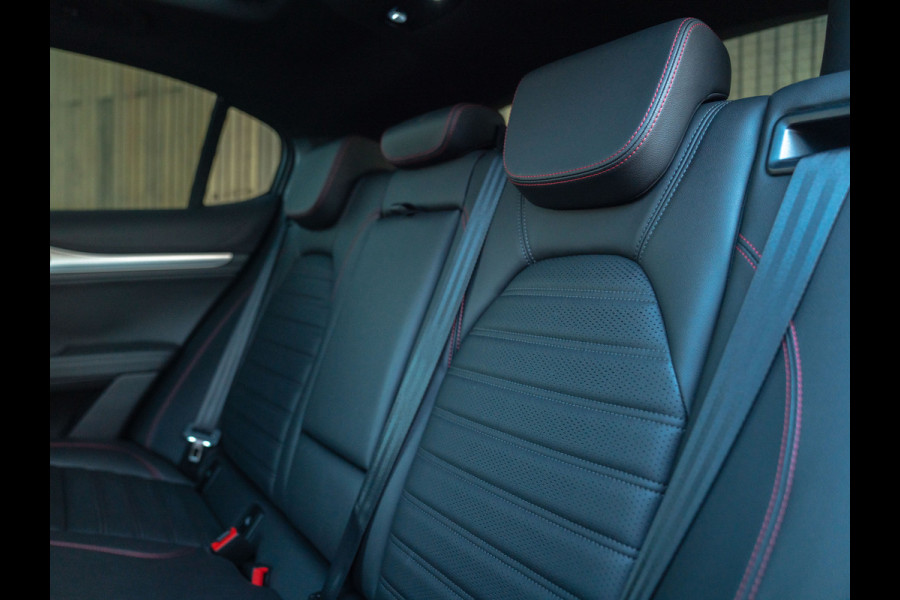 Alfa Romeo Stelvio 2.0T GME AWD Competizione 280pk | Pano-dak | 21 inch | Harman/Kardon | LED-Matrix loods