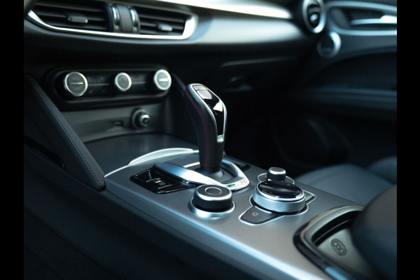 Alfa Romeo Stelvio 2.0T GME AWD Competizione 280pk | Pano-dak | 21 inch | Harman/Kardon | LED-Matrix loods