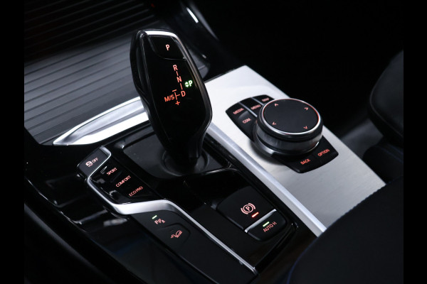 BMW X3 xDrive20i Executive Edition M sport [TREKHAAK AFNEEMBAAR, CAMERA, PDC V+A, STOELVERWARMING, CLIMATE CONTROL, CRUISE CONTROL, BLUETOOTH TELEFOON, ELEKTRISCHE ACHTERKLEP, NIEUWSTAAT]