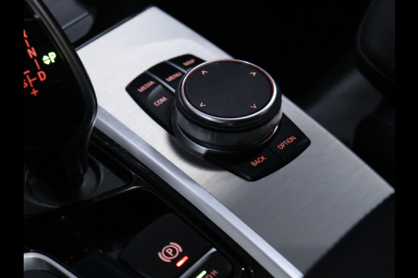 BMW X3 xDrive20i Executive Edition M sport [TREKHAAK AFNEEMBAAR, CAMERA, PDC V+A, STOELVERWARMING, CLIMATE CONTROL, CRUISE CONTROL, BLUETOOTH TELEFOON, ELEKTRISCHE ACHTERKLEP, NIEUWSTAAT]