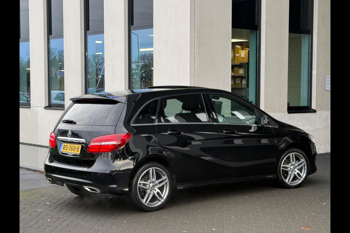 Mercedes-Benz B-Klasse 180 AUTOMAAT AMG styling, panoramadak, trekhaak, 47000 km, dealer onderhouden, NL auto met nap