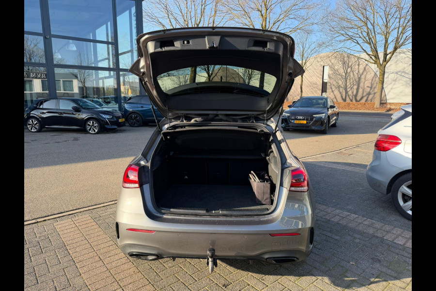 Mercedes-Benz A-Klasse 250 e Business Solution AMG Limited BOMVOL! | PANO | BURMESTER| MEMORY STOELEN| ELEK. TREKHAAK| ADAP. CRUISE/ DISTRONIC | SFEERVERLICHTING | All season banden |