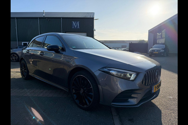 Mercedes-Benz A-Klasse 250 e Business Solution AMG Limited BOMVOL! | PANO | BURMESTER| MEMORY STOELEN| ELEK. TREKHAAK| ADAP. CRUISE/ DISTRONIC | SFEERVERLICHTING | All season banden |