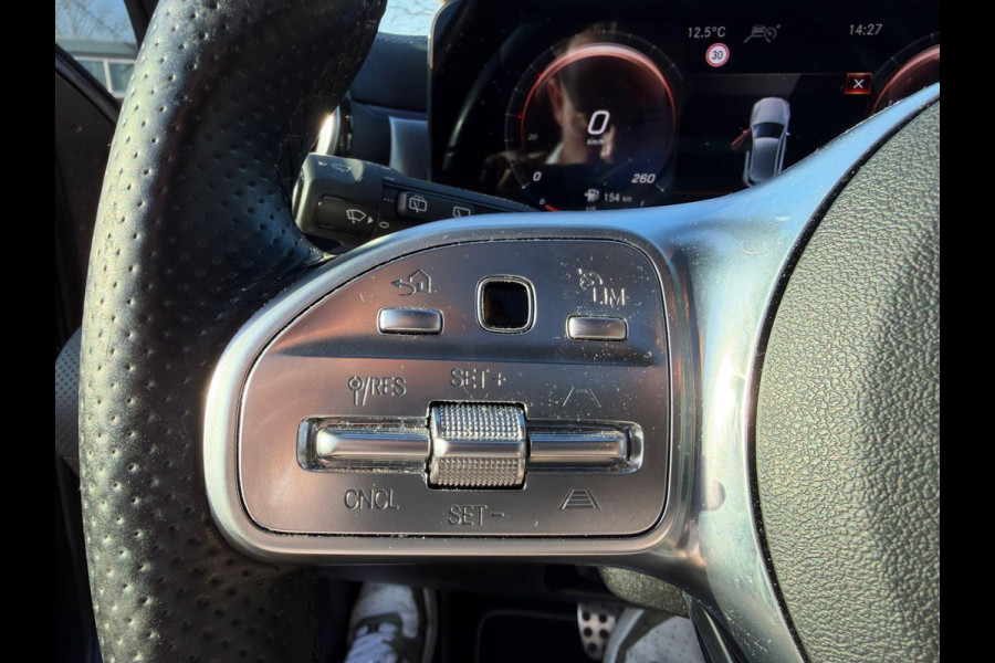 Mercedes-Benz A-Klasse 250 e Business Solution AMG Limited BOMVOL! | PANO | BURMESTER| MEMORY STOELEN| ELEK. TREKHAAK| ADAP. CRUISE/ DISTRONIC | SFEERVERLICHTING | All season banden |