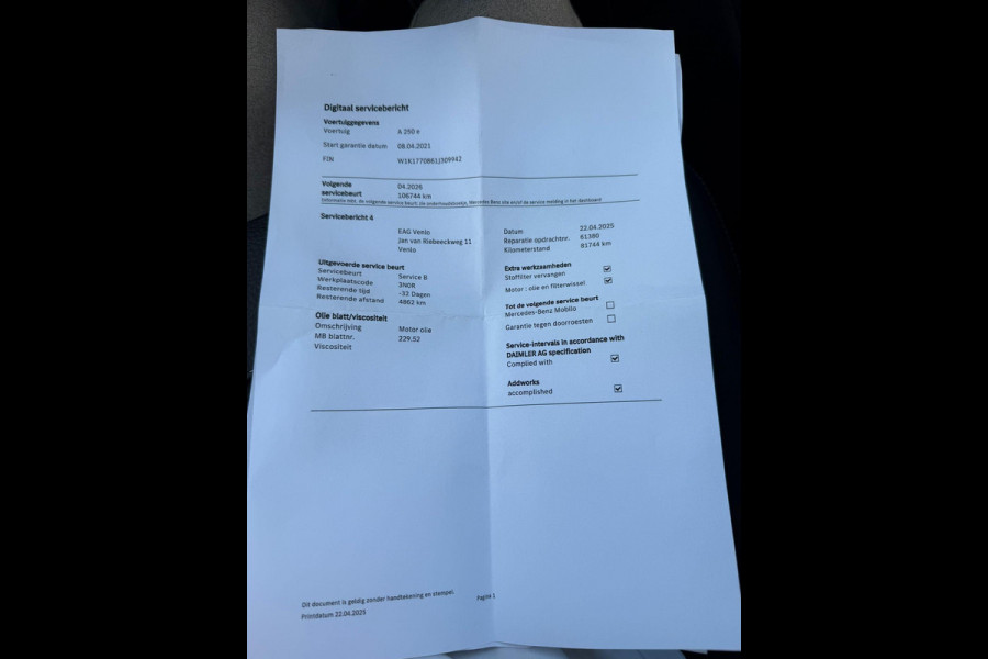 Mercedes-Benz A-Klasse 250 e Business Solution AMG Limited BOMVOL! | PANO | BURMESTER| MEMORY STOELEN| ELEK. TREKHAAK| ADAP. CRUISE/ DISTRONIC | SFEERVERLICHTING | All season banden |