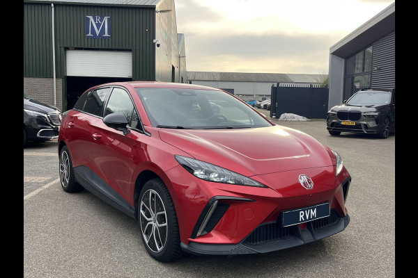 MG Mg4 electric 64 kWh Luxury LONG RANGE | SOH 98%|15.000KM! | DEALER ONDERHOUDEN| 7 JAAR GARANTIE BIJ MG| SUPER COMPLETE AUTO| RONDOMZICHT CAMERA| STOEL+ STUUR VERWARMING| DODE HOEK