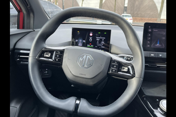 MG Mg4 electric 64 kWh Luxury LONG RANGE | SOH 98%|15.000KM! | DEALER ONDERHOUDEN| 7 JAAR GARANTIE BIJ MG| SUPER COMPLETE AUTO| RONDOMZICHT CAMERA| STOEL+ STUUR VERWARMING| DODE HOEK