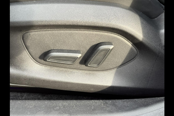 MG Mg4 electric 64 kWh Luxury LONG RANGE | SOH 98%|15.000KM! | DEALER ONDERHOUDEN| 7 JAAR GARANTIE BIJ MG| SUPER COMPLETE AUTO| RONDOMZICHT CAMERA| STOEL+ STUUR VERWARMING| DODE HOEK