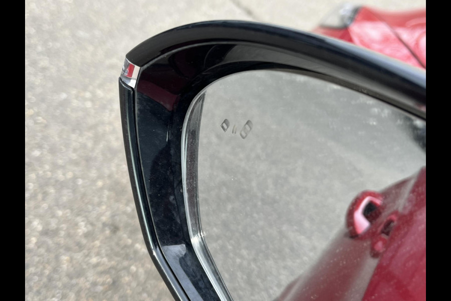 MG Mg4 electric 64 kWh Luxury LONG RANGE | SOH 98%|15.000KM! | DEALER ONDERHOUDEN| 7 JAAR GARANTIE BIJ MG| SUPER COMPLETE AUTO| RONDOMZICHT CAMERA| STOEL+ STUUR VERWARMING| DODE HOEK