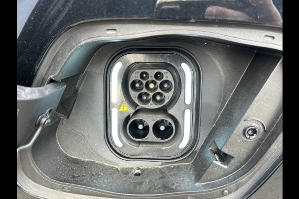 MG MG4 64 kWh Luxury LONG RANGE | SOH 97%|18.000KM! | DEALER ONDERHOUDEN| 7 JAAR GARANTIE BIJ MG| SUPER COMPLETE AUTO| RONDOMZICHT CAMERA| STOEL+ STUUR VERWARMING| DODE HOEK