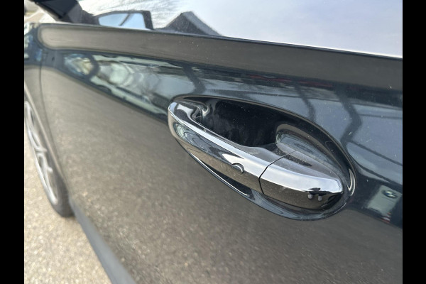 MG MG4 64 kWh Luxury LONG RANGE | SOH 97%|18.000KM! | DEALER ONDERHOUDEN| 7 JAAR GARANTIE BIJ MG| SUPER COMPLETE AUTO| RONDOMZICHT CAMERA| STOEL+ STUUR VERWARMING| DODE HOEK