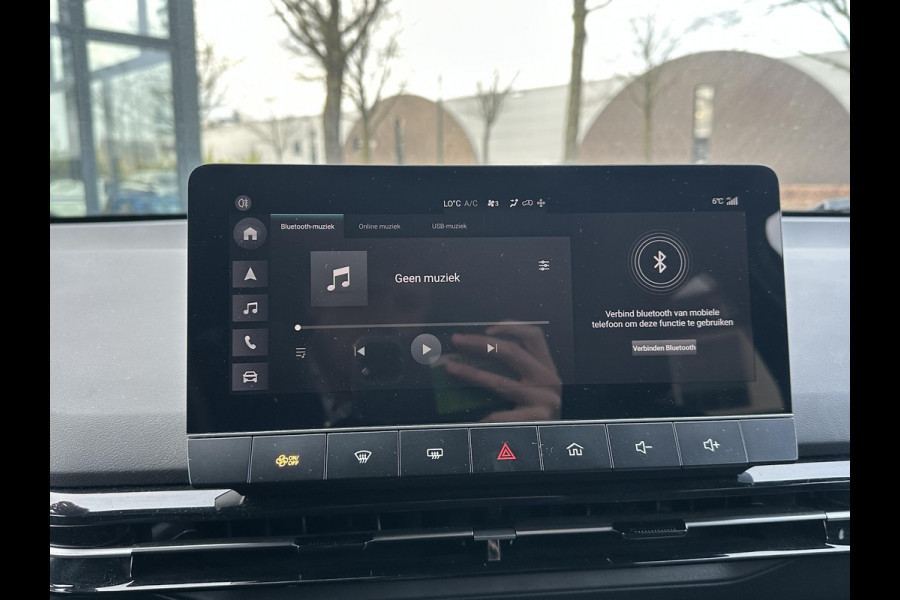 MG MG4 64 kWh Luxury LONG RANGE | SOH 97%|18.000KM! | DEALER ONDERHOUDEN| 7 JAAR GARANTIE BIJ MG| SUPER COMPLETE AUTO| RONDOMZICHT CAMERA| STOEL+ STUUR VERWARMING| DODE HOEK