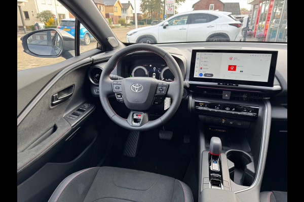 Toyota C-HR 2.0 High Power PHEV GR Sport | Elektrische achterklep, Stoel + Stuurverwarming, Half leer, Dodehoekherkenning, 19 inch, LED, Gro