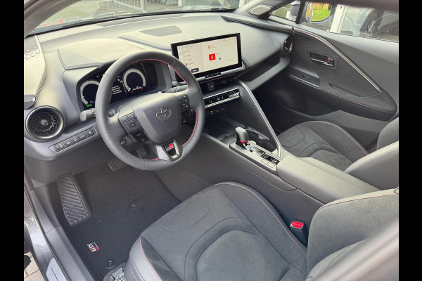Toyota C-HR 2.0 High Power PHEV GR Sport | Elektrische achterklep, Stoel + Stuurverwarming, Half leer, Dodehoekherkenning, 19 inch, LED, Gro