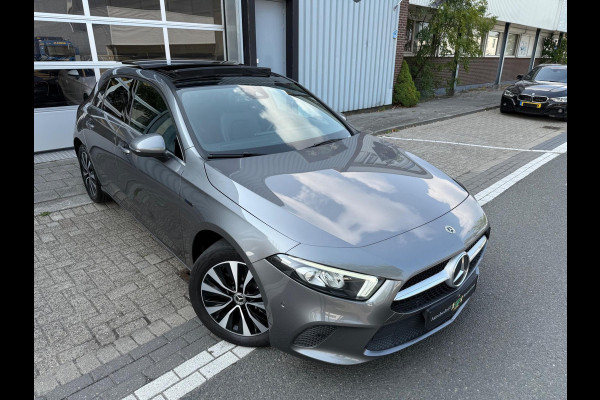 Mercedes-Benz A-Klasse 250 e AMG LED/PDC/CAM/LEER/NAVI/PANO