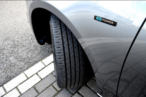 Mercedes-Benz A-Klasse 250 e AMG LED/PDC/CAM/LEER/NAVI/PANO