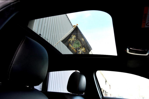 Mercedes-Benz A-Klasse 250 e AMG LED/PDC/CAM/LEER/NAVI/PANO
