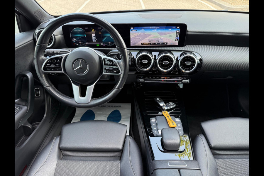 Mercedes-Benz A-Klasse 250 e AMG LED/PDC/CAM/LEER/NAVI/PANO
