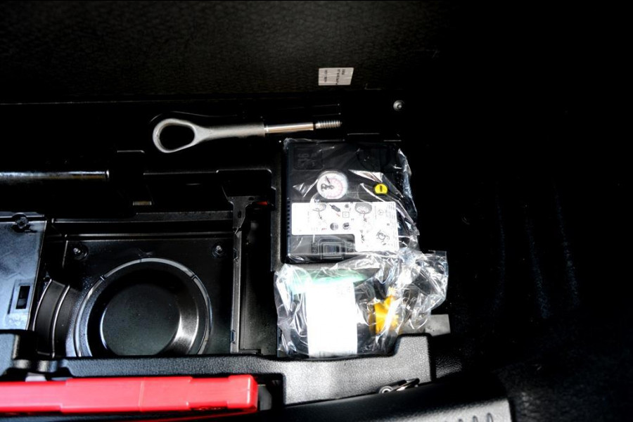 Mercedes-Benz A-Klasse 250 e AMG LED/PDC/CAM/LEER/NAVI/PANO