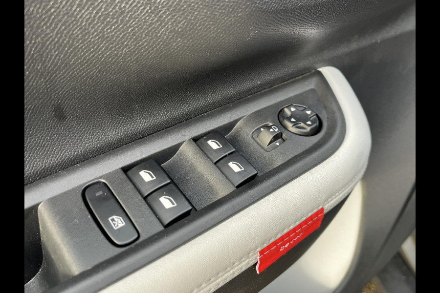 Citroën C3 Aircross 1.2 Hybrid 145 MAX e-DCS STOEL + STUURWIELVERWARMING | WINTERPAKKET | CAMERA | HEAD-UP DISPLAY| FABRIEKSGARANTIE | ALL IN PRIJS RIJKLAAR |