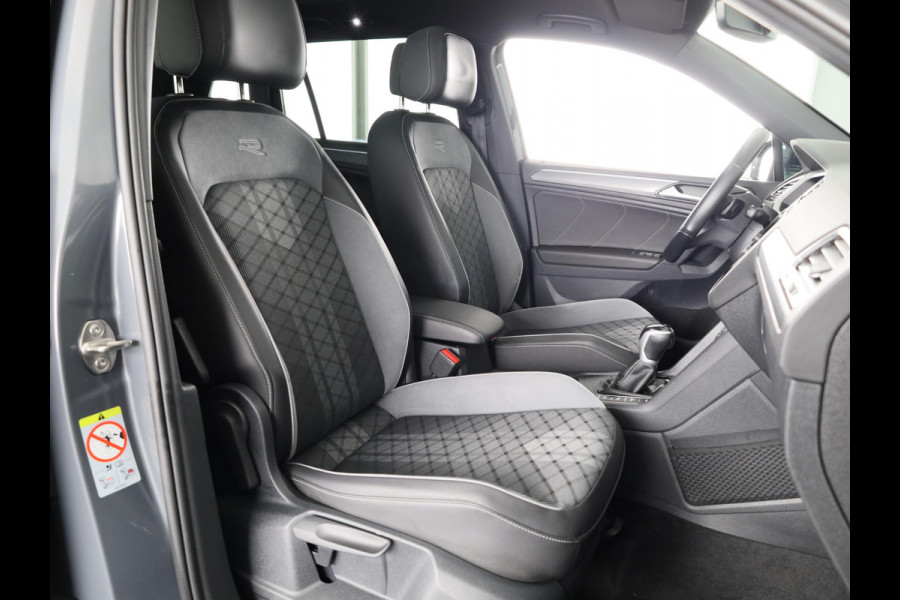 Volkswagen Tiguan 1.4 TSI eHybrid R-Line Business+ 245 pk Automaat (DSG) | Verlengde garantie | Navigatie | Panoramadak | Trekhaak (afneembaar) | Parkeersensoren (Park assist) | Achteruitrijcamera | Stoelverwarming |
